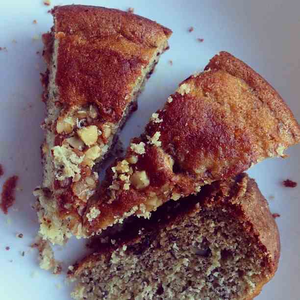 Super moist Banana cake with Walnuts