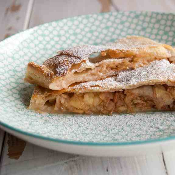 Vegan Apple Strudel
