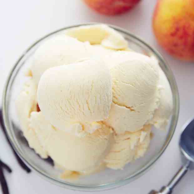 Homemade Peach Ice Cream