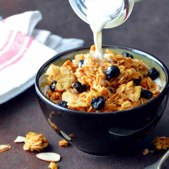 Chunky Blueberry-Almond Granola