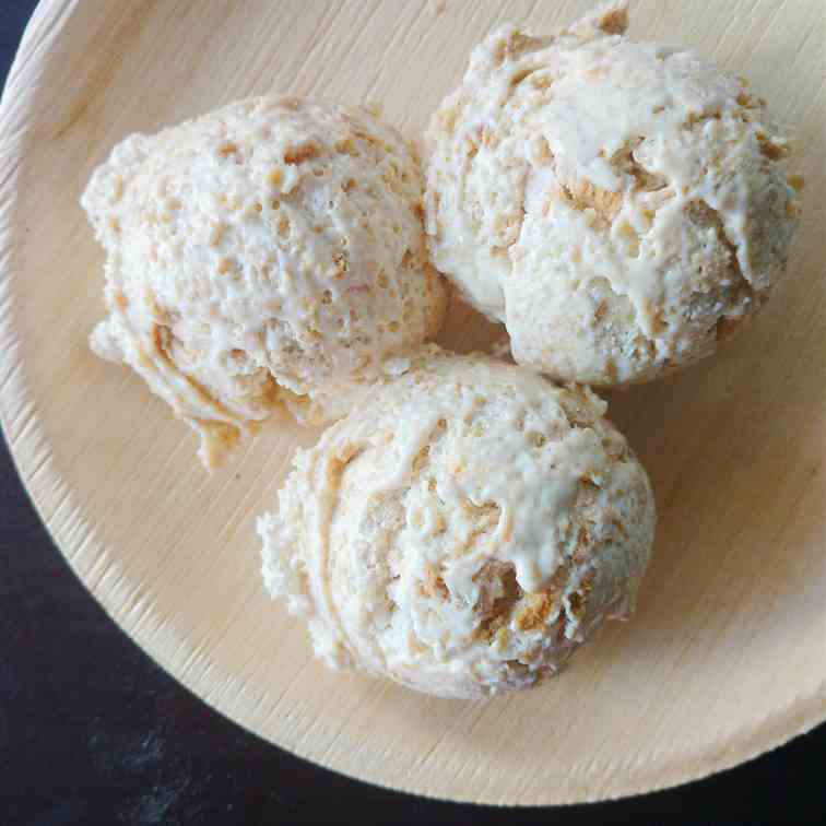 Dulce de leche and brown bread icecream