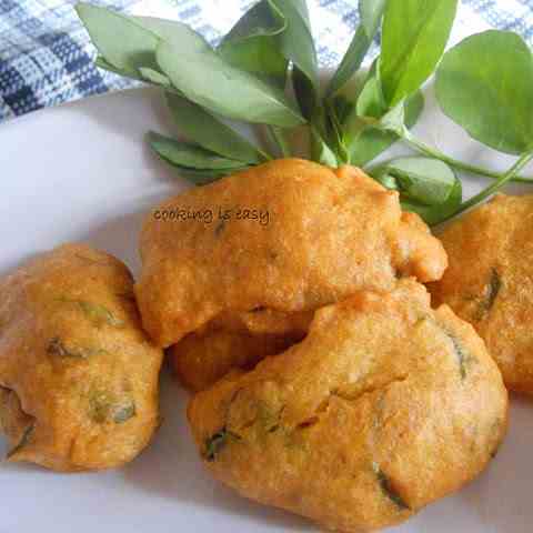 Methi/Fenugreek leaves fritters