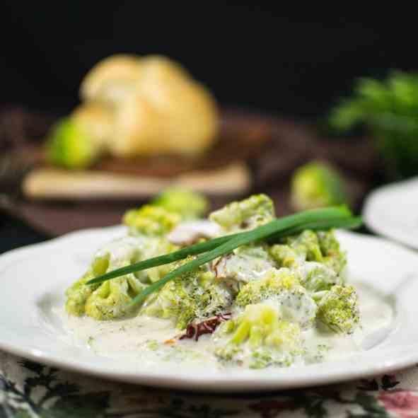 Creamy broccoli with sun-dried tomatoes