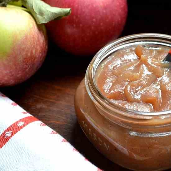 homemade spiced apple butter