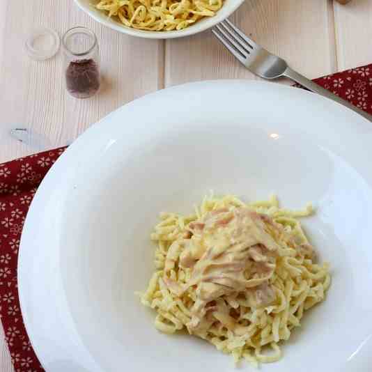 Pasta with saffron sauce