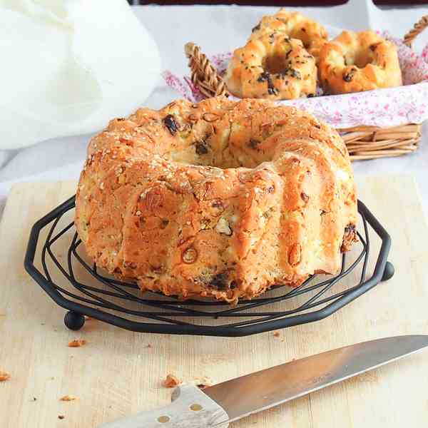 Feta & Sundried Tomato Cake