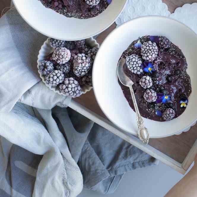 Blackberry Smoothie Bowl