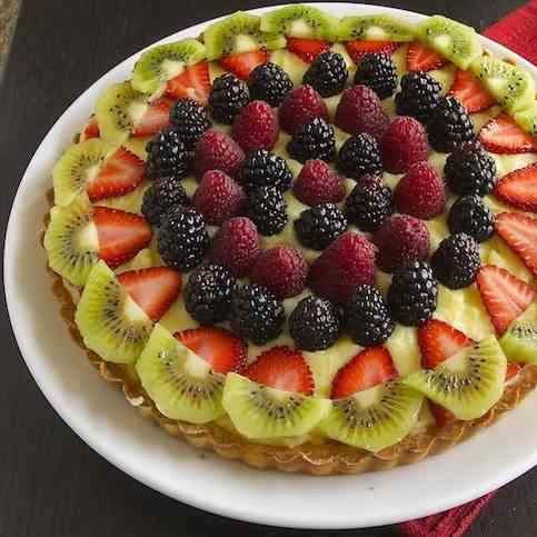 Berry custard tart