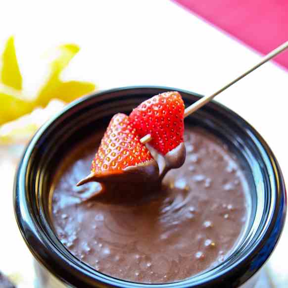 Chocolate Strawberry Dessert Fondue