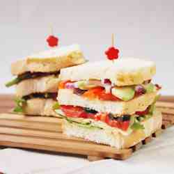 Club Sandwich with avocado and ham