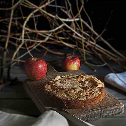 Crispy apple cake