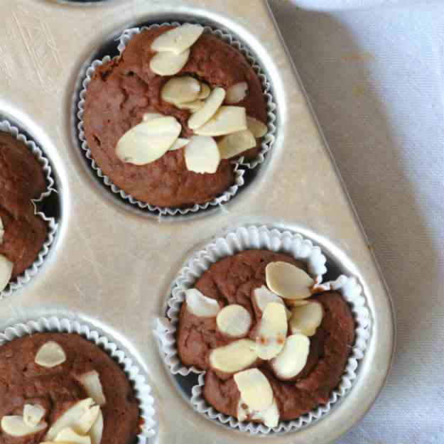 150 Calorie Chocolate Almond Muffin
