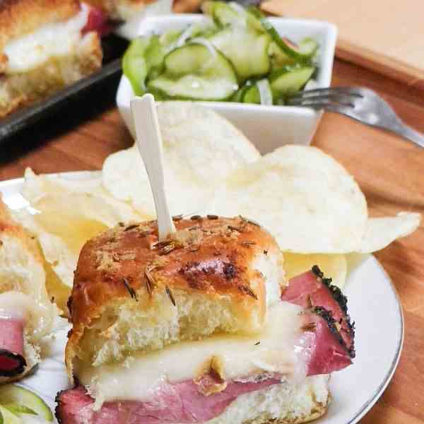 Hot Pastrami Sliders