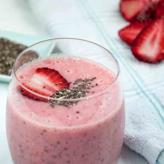 Strawberry and Chia Seed Smoothie