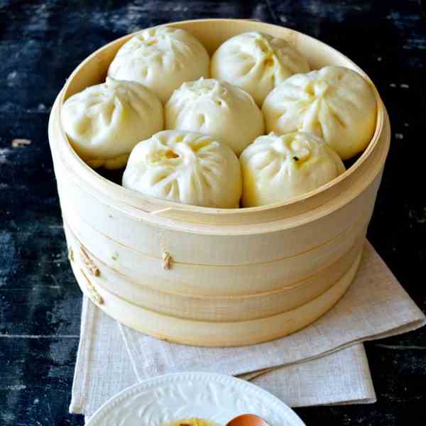 STEAMED CARROT GINGER PORK BUNS