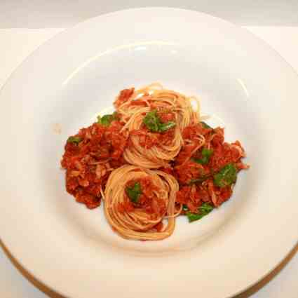 Tuna-Spaghettini with Rucola