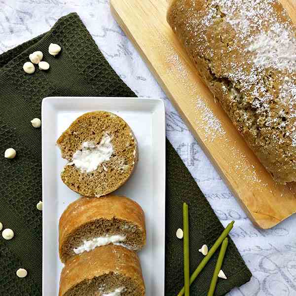 Green tea roll cake