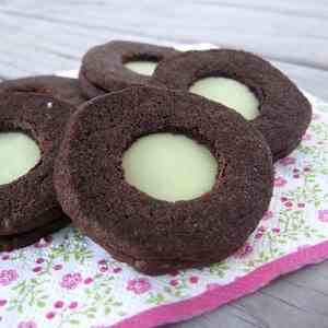 Mint & choc sandwich biscuits