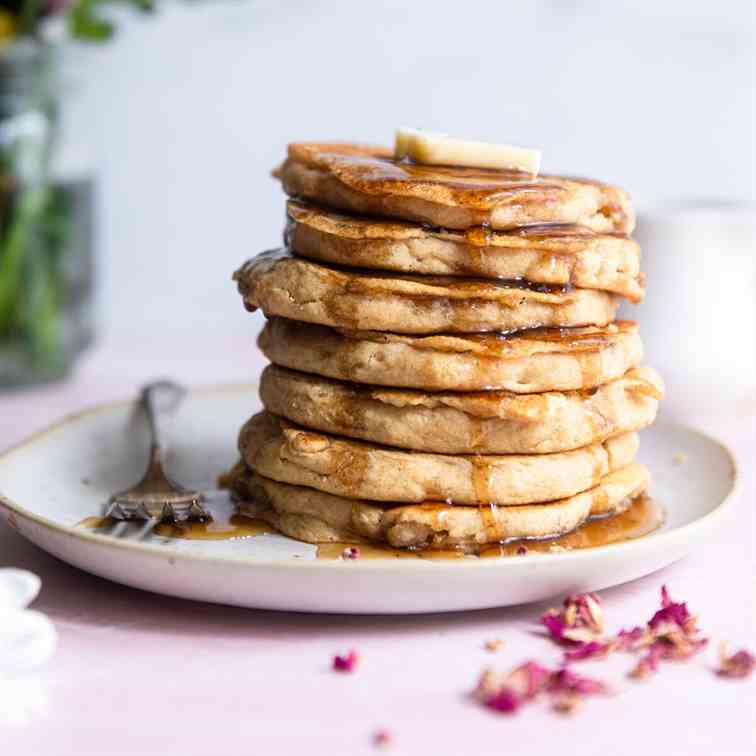 Fluffy Whole Wheat Vegan Pancakes 