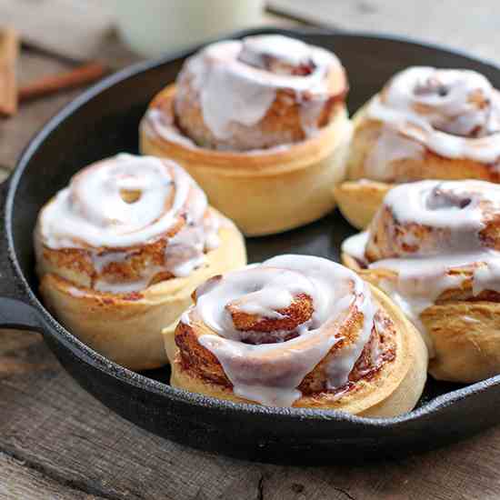 Chai Spice Cinnamon Rolls