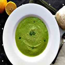 Spring pea and mint soup