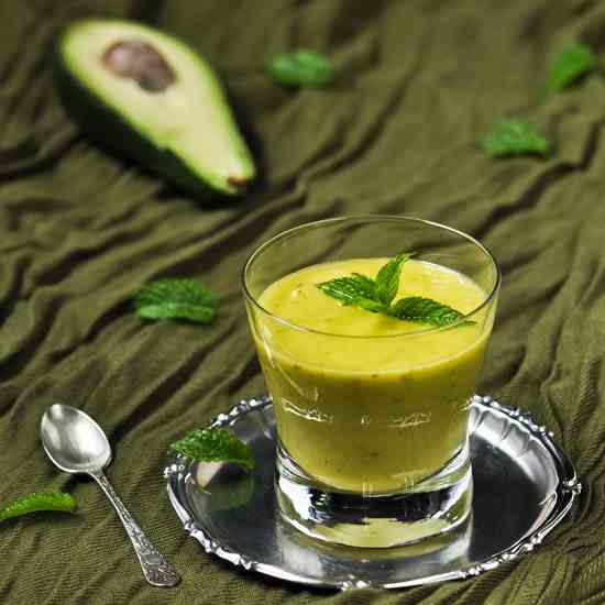 Smoothie avocado - lemon - mint