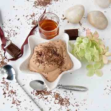 Whipped chocolate mousse with ice wine