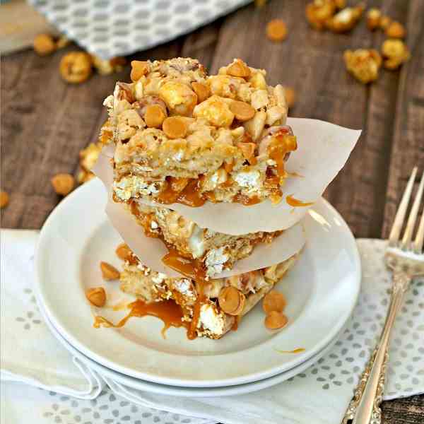 Salted Caramel Apple Popcorn Bars