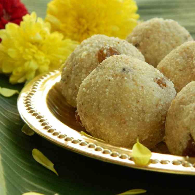 Rava Ladoo Recipe