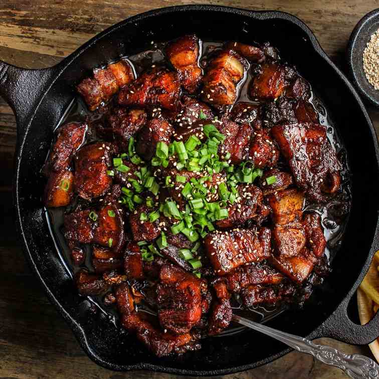 Chinese Style Beer Braised Pork Belly