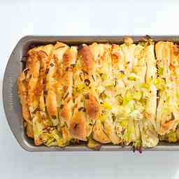 Garlic Pull-Apart Bread