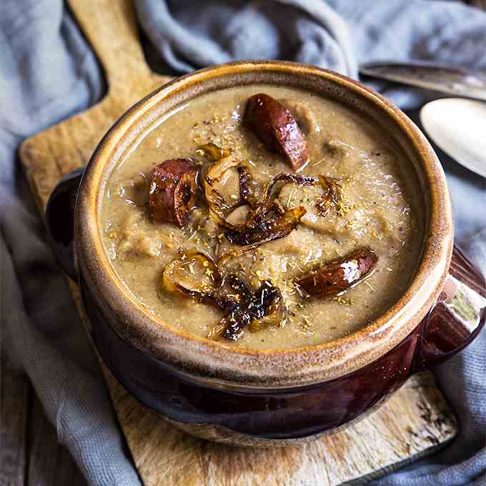 Caramelized onion, lentils - mushroom soup