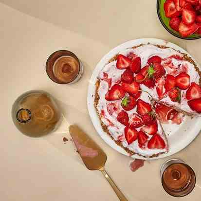 Coconut-Strawberry Ice Cream Pie