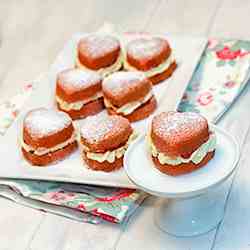 Victoria Sponge Mini Heart Cakes