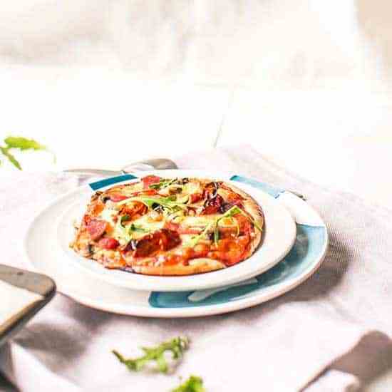 Pita pizza
