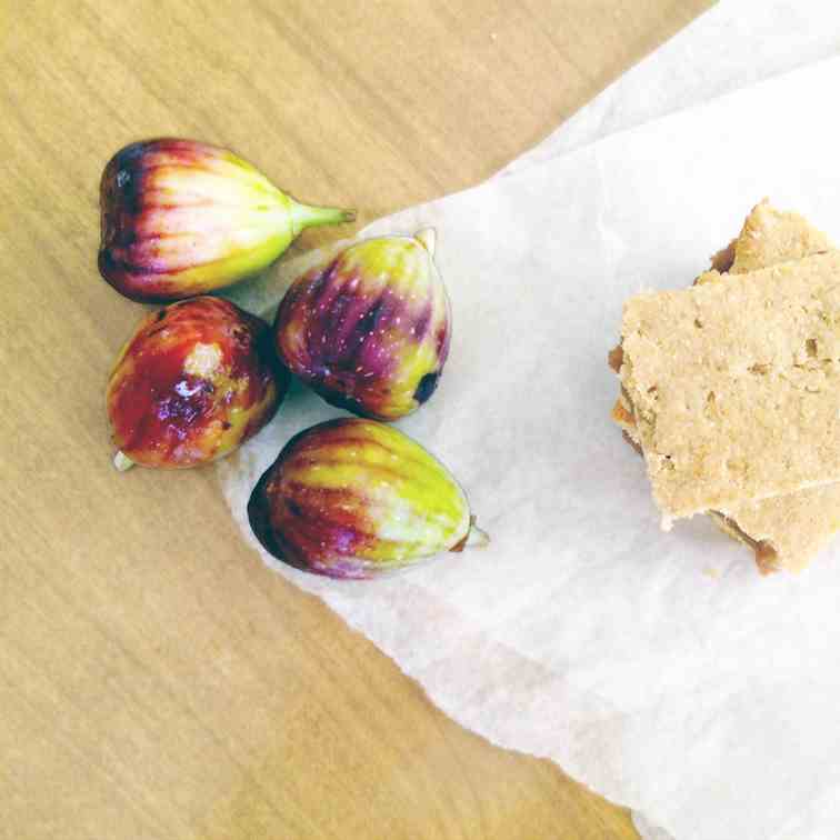 Fat-free & whole wheat fig bars