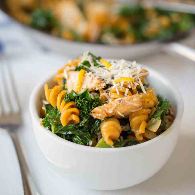 Garlic Chicken Pasta with Kale