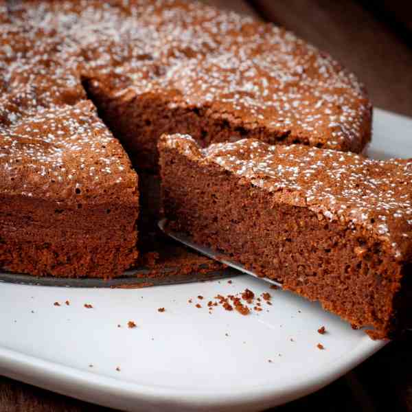 Chocolate-hazelnut cake