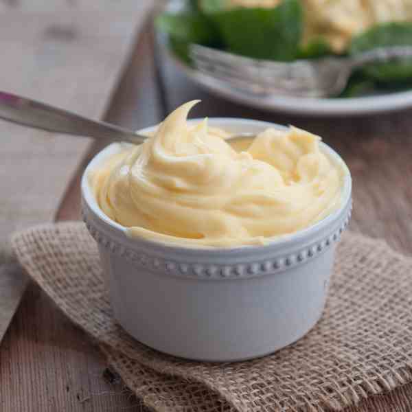 Super Easy Homemade Mayonnaise