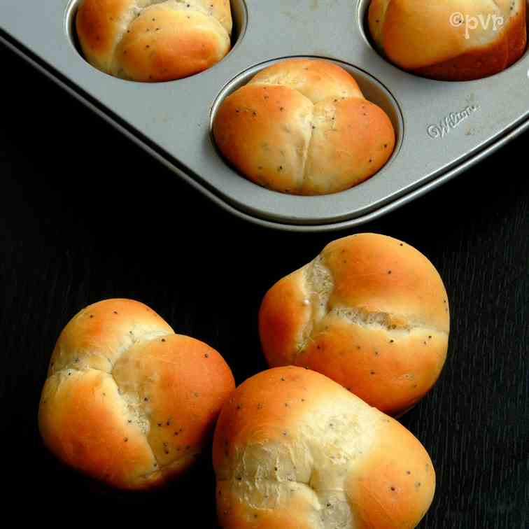 Black Poppyseed Dinner Rolls