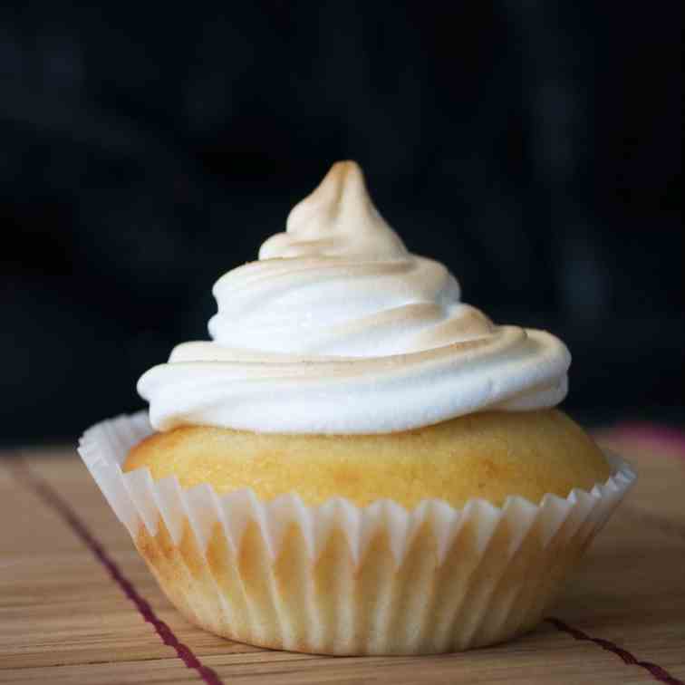 Lemon Meringue Cupcakes