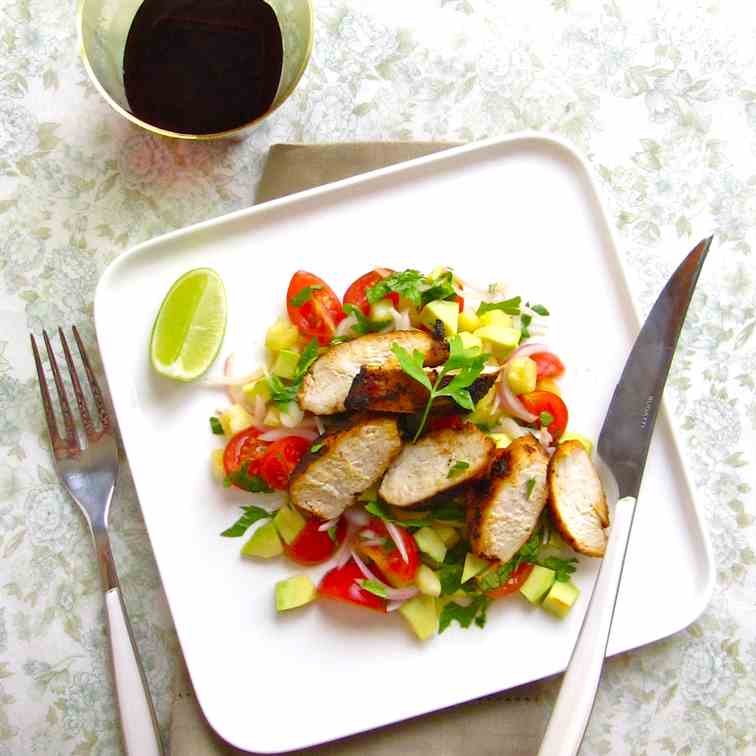 Summer salad with lean chicken breast