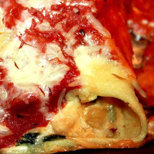 Crespelle with Chicken, Bacon and Spinach