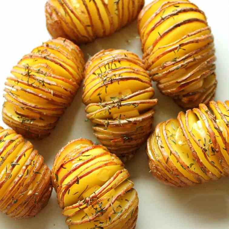 Thyme Garlic Hasselback Potato