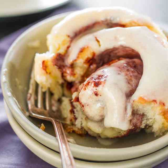 Cinnabons Cinnamon Rolls