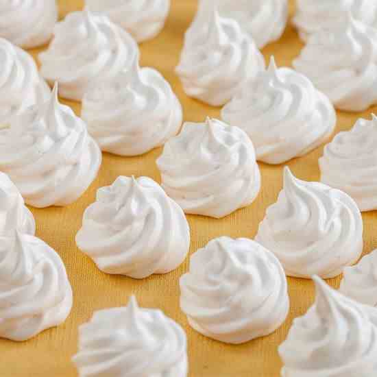 Mini meringues