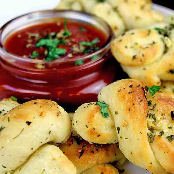 Pizzeria Garlic Knots - Sauce