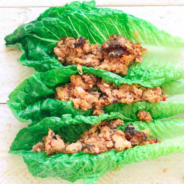 Spicy Salmon Lettuce Wrap