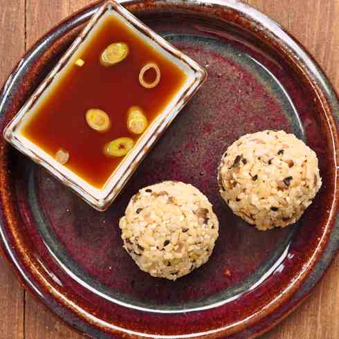 Brown rice mushroom onigiri