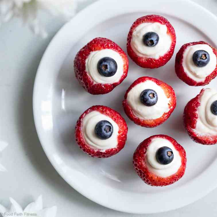 Cheesecake Stuffed Strawberries 